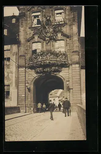 AK Bamberg, Passanten vor dem Rathaus