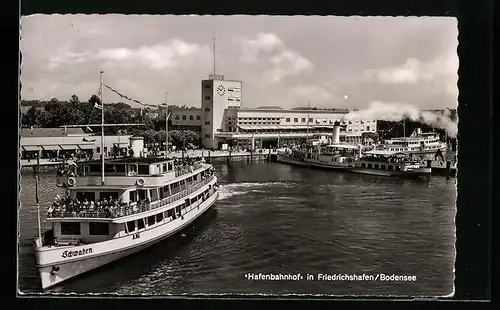 AK Friedrichshafen a. B., Hafenbahnhof mit Dampfer Schwaben und Bavaria