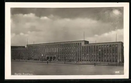 AK Berlin-Charlottenburg, Funkhaus, Vorderansicht mit Strasse