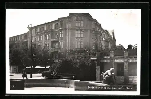 AK Berlin-Schöneberg, Bayrischer Platz mit Brunnen