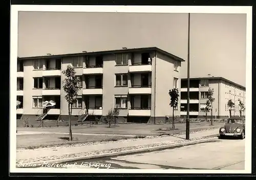 AK Berlin-Mariendorf, Imbrosweg mit Auto