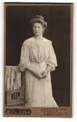 Fotografie Johannes Lüpke, Berlin, Portrait junge Frau Maria aus Gross Lichterfelde, 1906