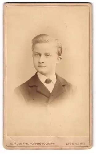 Fotografie G. Jagemann, Eisenach, junger Knabe Carl Meergisch