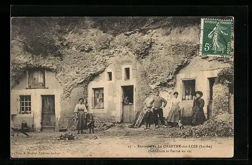 AK La Chartre-sur-Loir, Habitation er Ferme en roc