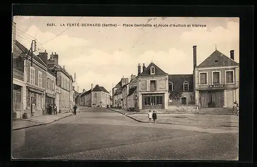 AK La Ferté-Bernard, Place Gambetta et route d`Authon et Vibraye