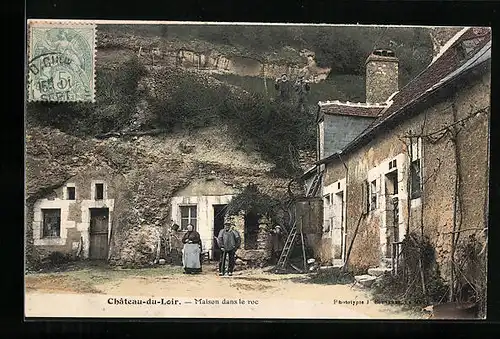 AK Château-du-Loir, Maison dans le roc