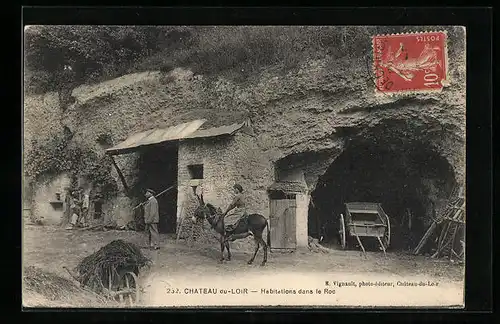 AK Château-du-Loir, Habitations dans le Roc