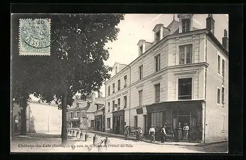 AK Chateau-du-Loir, Un coin de la Place de l`Hotel-de-Ville
