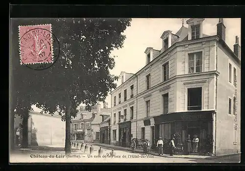 AK Chateau-du-Loir, Un coin de la Place de l`Hotel-de-Ville