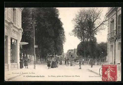 AK Château-du-Loir, La Place, prise de l'Avenue du Mans