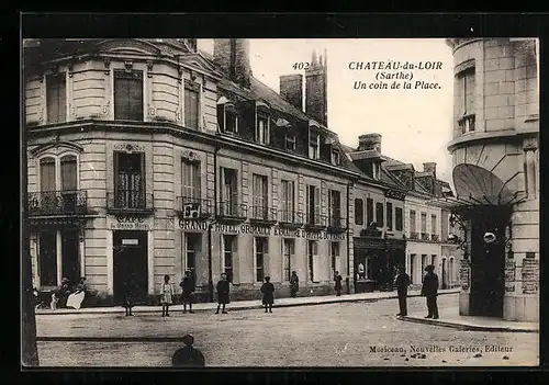 AK Chateau-du-Loir, Un coin de la Place