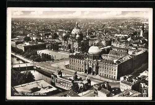 AK Berlin, Schloss und Dom aus der Vogelschau