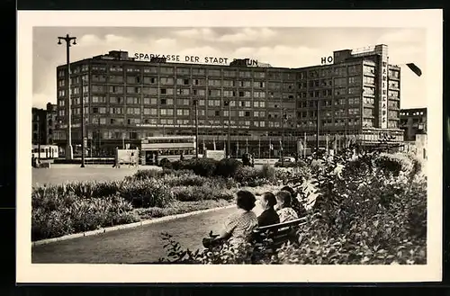 AK Berlin, Sparkasse und HO-Warenhaus am Alexanderplatz