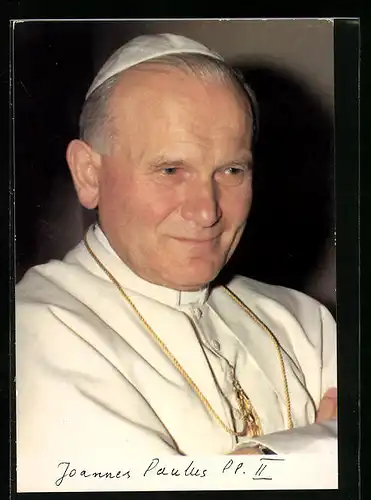 AK Papst Johannes Paul II. lächelnd mit verschränkten Armen