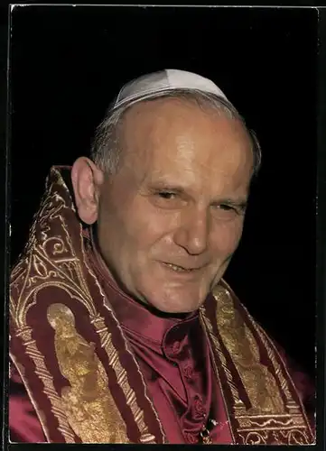 AK Papst Johannes Paul II. lächelnd im Portrait