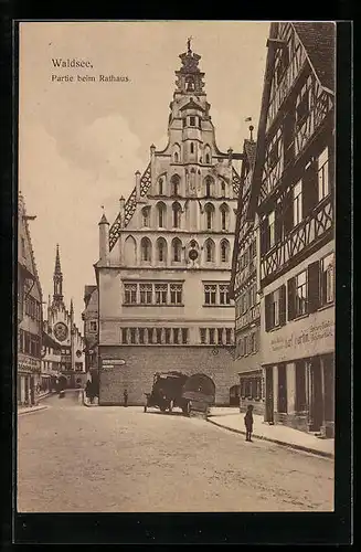 AK Waldsee, Strassenpartie beim Rathaus mit Geschäften