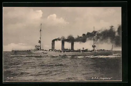 AK Kriegsschiff SMS Augburg in Fahrt