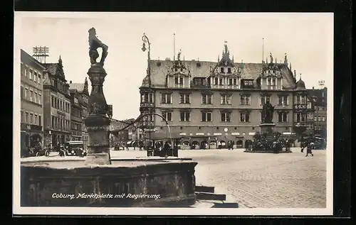 AK Coburg, Marktplatz mit Regierung und Brunnen