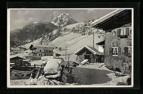 AK Mittenwald, Ortspartie mit Jägerhof und Wetterstein im Winter