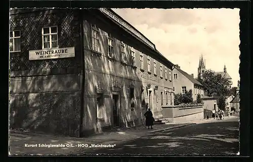 AK Schirgiswalde /O.-L., HOG Weintraube mit Strasse und Kirche