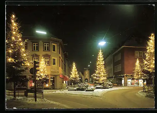AK Villingen /Schwarzwald, Strassenpartie bei Nacht mit Schnee