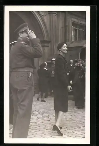 AK Charlotte von Luxemburg in eleganter Kleidung