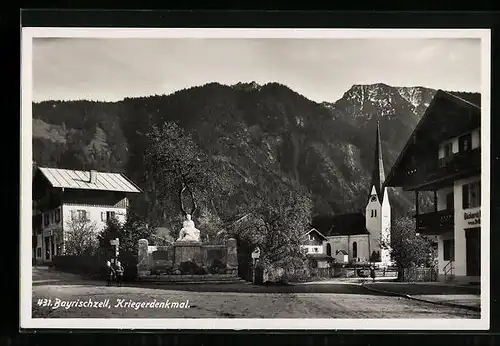 AK Bayrischzell, Kriegerdenkmal mit Kirche