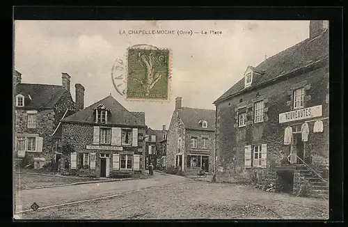 AK La Chapelle-Moche, La Place