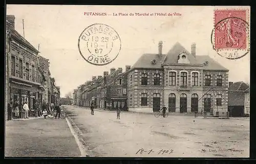 AK Putanges, La Place du Marche et l`Hotel de Ville