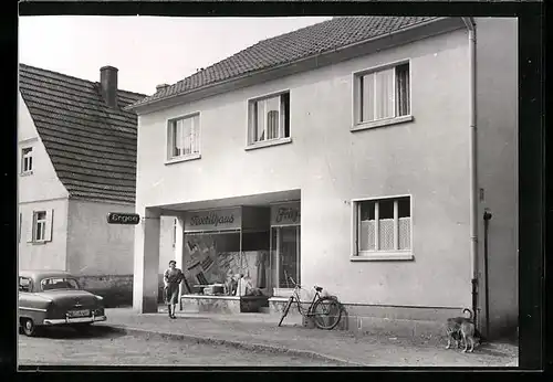 Foto-AK Poppenlauer, Textilhaus Fritz Dünisch in der Hauptstrasse 60, ca. 1960