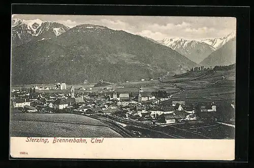 AK Sterzing /Tirol, Ortsansicht mit Brennerbahn