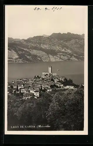 AK Malcesine /Lago di Garda, Ortsansicht mit Blick über den See
