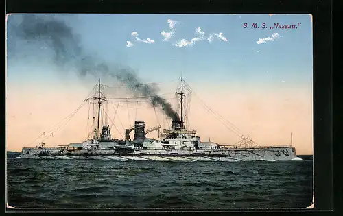 AK Kriegsschiff S.M.S. Nassau auf See