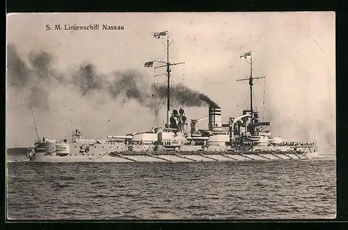 AK Kriegsschiff S. M. Linienschiff Nassau vor der Küste