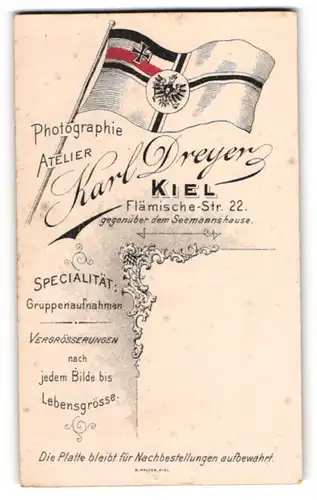 Fotografie Karl Dreyer, Kiel, Flämische-Str. 22, Reichskriegsflagge über der Anschrift des Ateliers