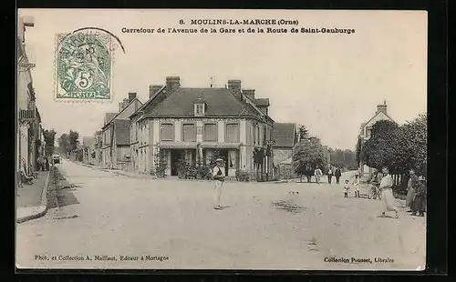 AK Moulins-la-Marche, Carrefour de l`Avenue de la Gare et de la Route de Saint-Gauburge