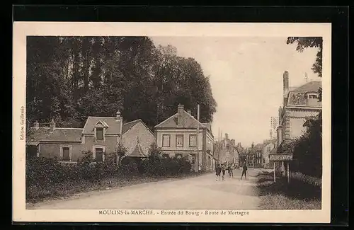 AK Moulins-la-Marche, Entrée du Bourg, Route de Mortagne