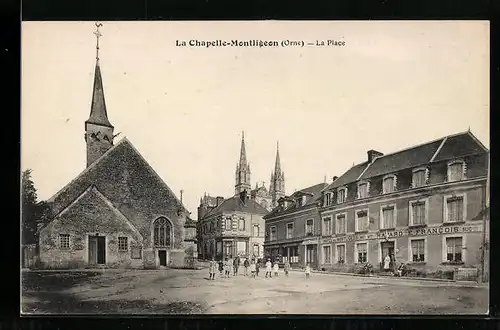 AK La Chapelle-Montligeon, La Place