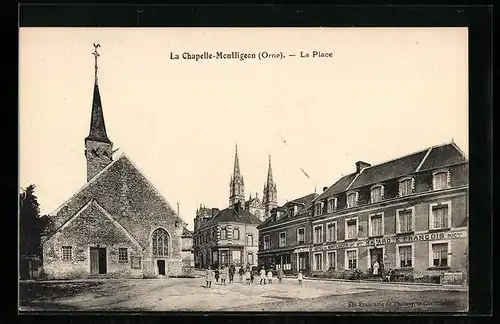 AK La Chapelle-Montligeon, La Place