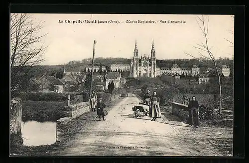 AK La Chapelle-Montligeon, Oevre Expiatoire, Vue d`ensemble