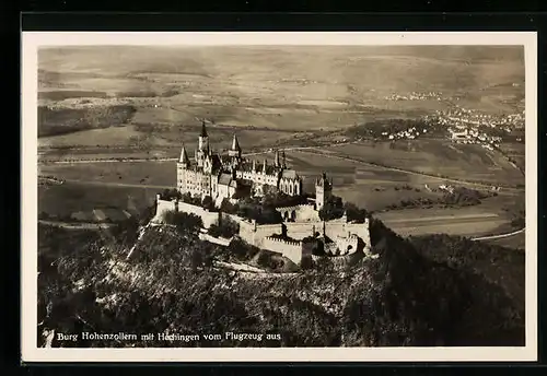 AK Hechingen, Burg Hohenzollern mit Ortsansicht, Fliegeraufnahme