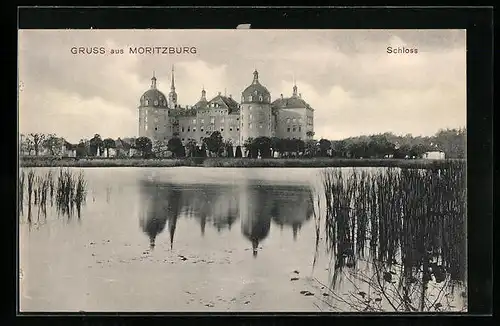AK Moritzburg, Schloss, vom Wasser gesehen