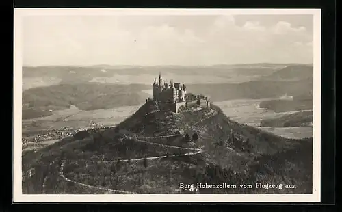 AK Bisingen, Burg Hohenzollern mit Umgebung vom Flugzeug aus