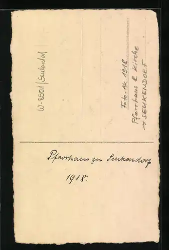 Foto-AK Seukendorf, Pfarrhaus und Kirche 1918