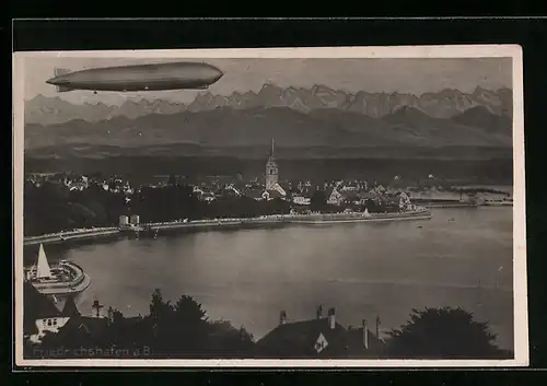 AK Friedrichshafen a. B., Zeppelin über der Stadt