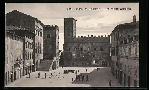 AK Todi, Piazza V. Emanuele, I tre Palazzi Comunali