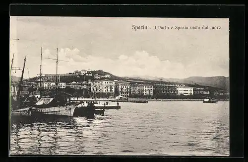 AK Spezia, Il Porto e Spezia vista dal mare
