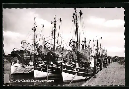 AK Husum, Fischerboote im neuen Hafen