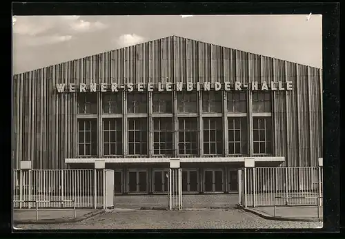 AK Berlin, Blick auf die Werner-Seelenbinder-Halle