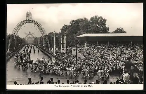 AK The Coronation Procession in the Mall, Königshaus von England